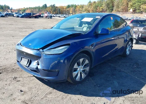 2020 Tesla Model Y Long Range Dual Motor All-Wheel Drive z USA, uszkodzony, nr VIN 5YJYGDEE2LF016684